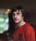 240px-Johan_Cruyff_1974c.jpg